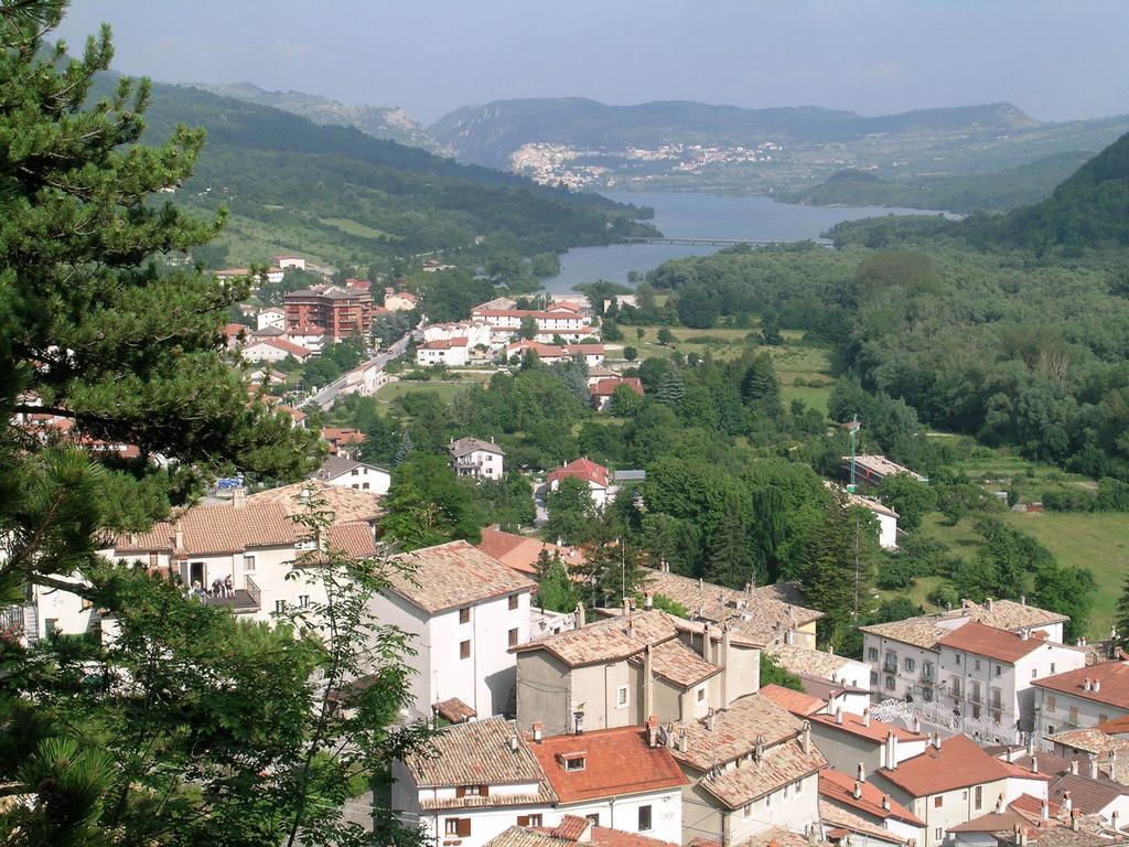Hotel Il Vecchio Pescatore Villetta Barrea Extérieur photo
